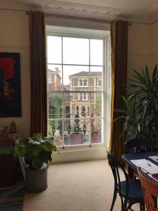 Stunning Arty Apartment In The Heart Of Clifton Bristol Esterno foto