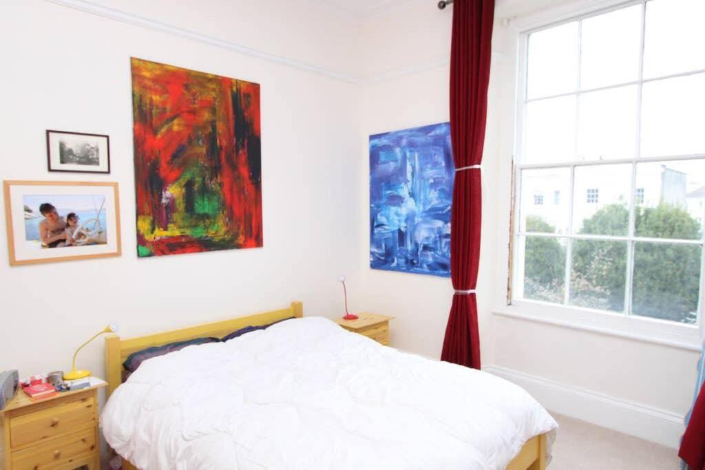 Stunning Arty Apartment In The Heart Of Clifton Bristol Esterno foto
